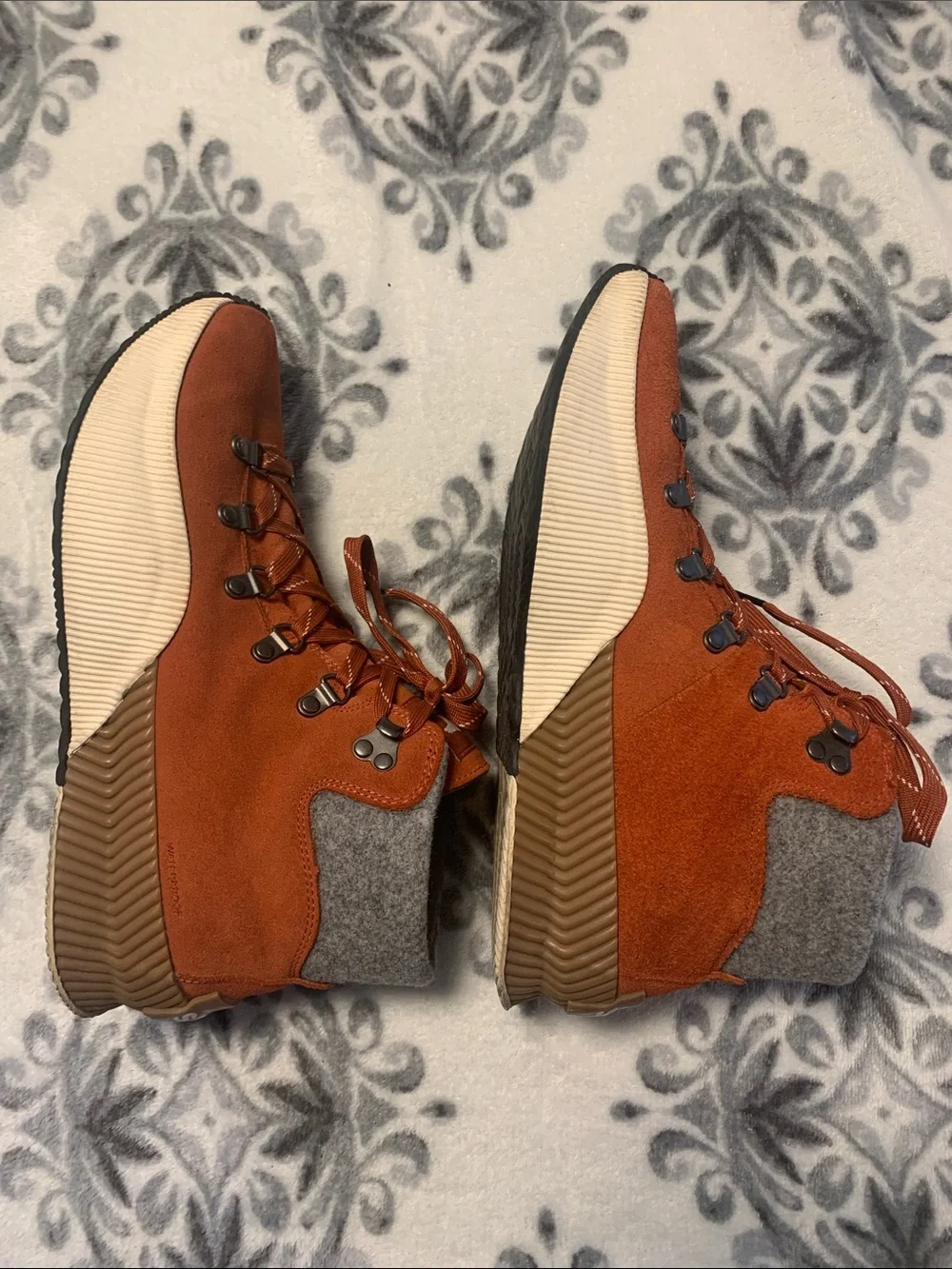 Sorel women out